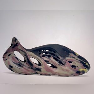 Mx Carbon Yeezy Foams